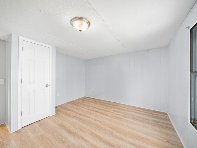 Building Photo - 53 Cushion Pl