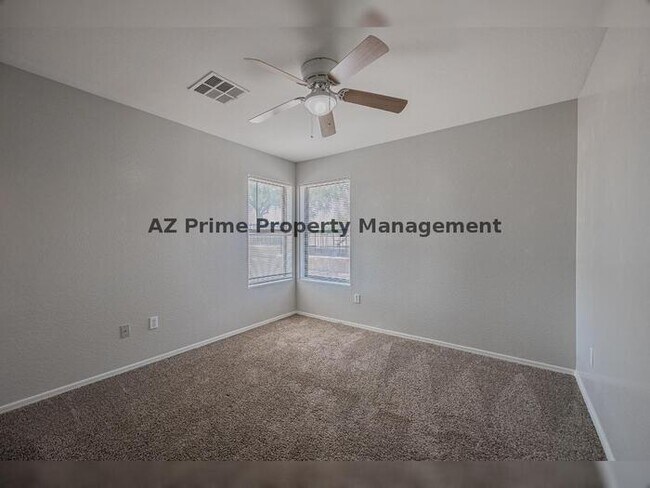 Building Photo - 227 W Darrow St