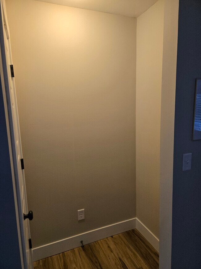 Building Photo - 506 Sudbury Dr