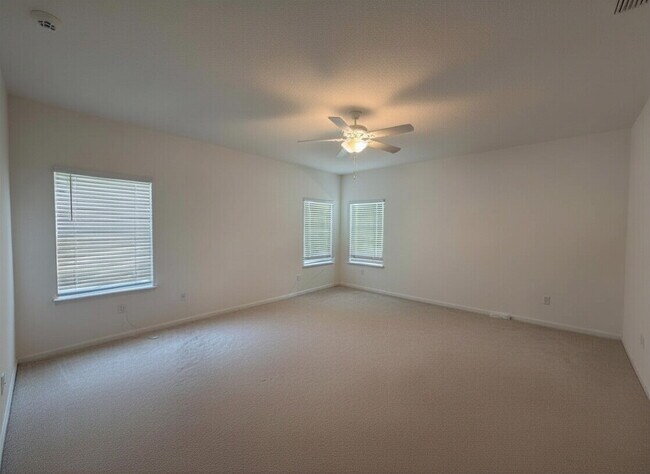 Building Photo - Highland Chase 3-Car Garage