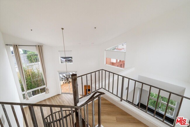 Building Photo - 235 Main St