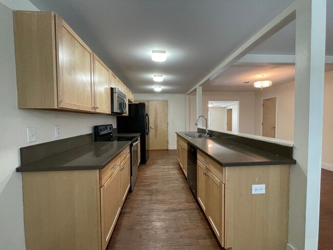 Building Photo - $0 DEPOSIT OPTION! 3 BED/2 BATH IN DELMAR PARKWAY