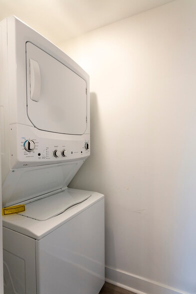 Building Photo - 200 South St