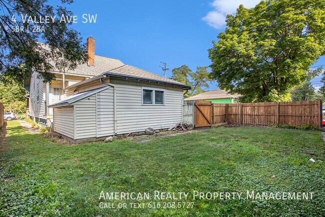 Building Photo - 4 Valley Ave SW