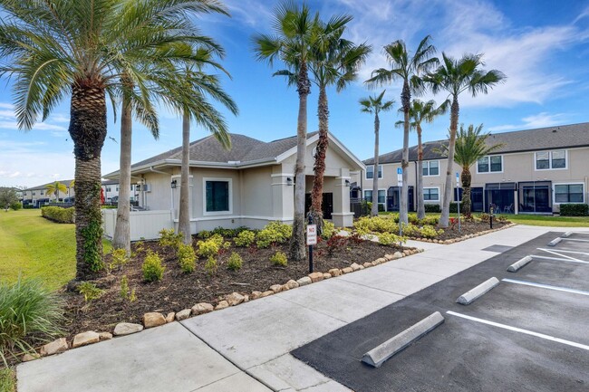 Building Photo - Beautiful Townhome for Rent