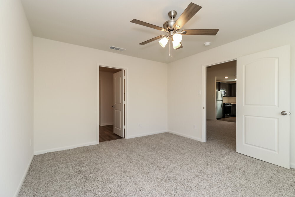 Building Photo - 1313 Woodwinds Dr
