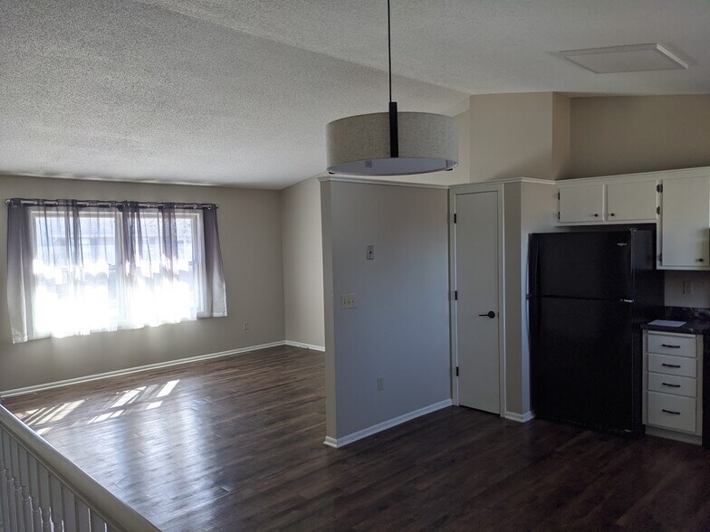 Building Photo - 2105 49 1/2 Ln NW