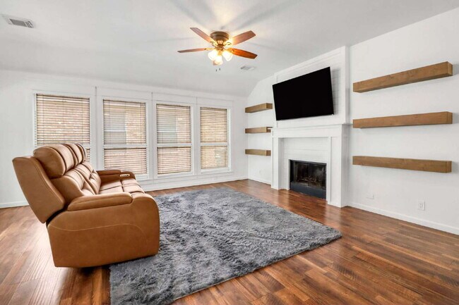 Building Photo - "Charming 3-Bedroom Home in San Antonio with Spacious 1530 sq ft Layout & 2 Full Baths!"