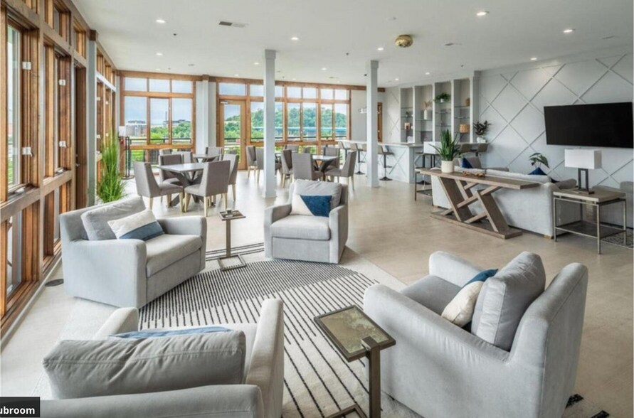 Building Photo - 200 Manufacturers Rd