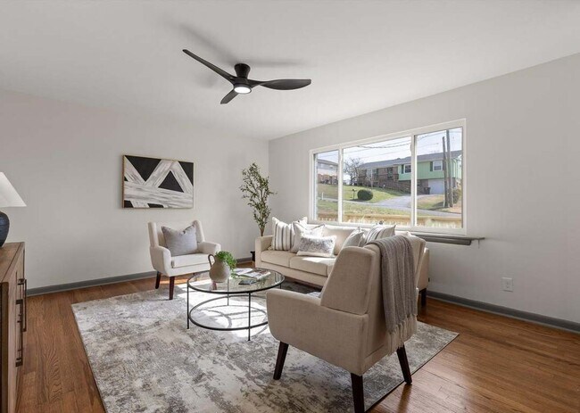 Building Photo - Charming Chattanooga Home in Prime Location!