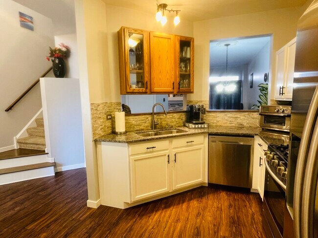 Building Photo - 1385 Redbridge Ct