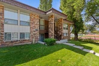 Building Photo - 350 E
