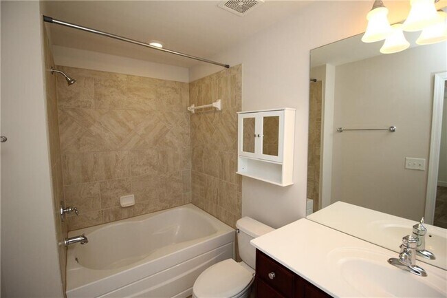 Building Photo - 2170 Weldonberry Dr