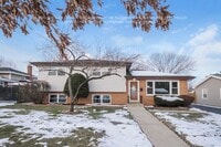 Building Photo - 150 E Winthrop Ave