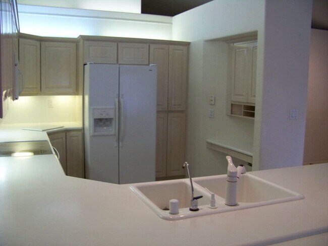 Building Photo - Mesa Townhome