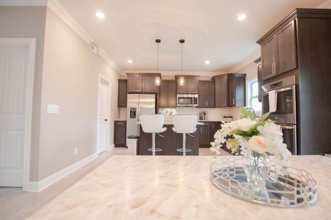 Building Photo - Pet Friendly Four Bedroom!