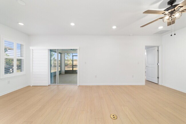 Building Photo - 5543 SW 85th Ave Rd