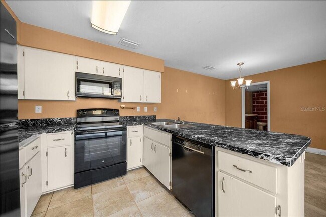 Building Photo - 2142 NE 45th Ave