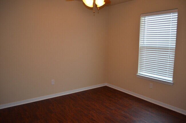Building Photo - 1802 Tru Trail
