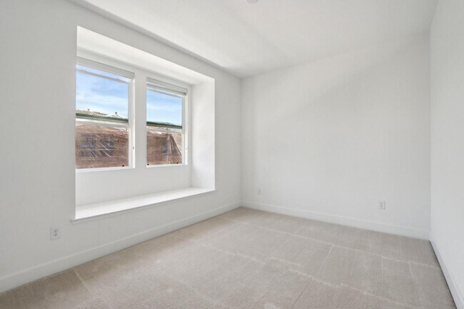 Building Photo - 1363 S Shields Ave