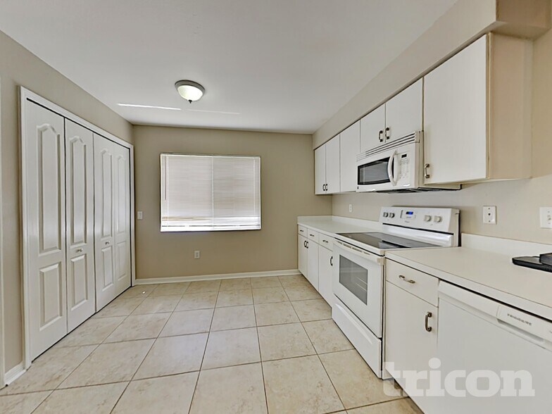 Building Photo - 308 Sonoma Dr