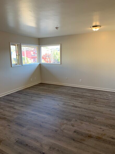 Building Photo - 302 Ocean Ave
