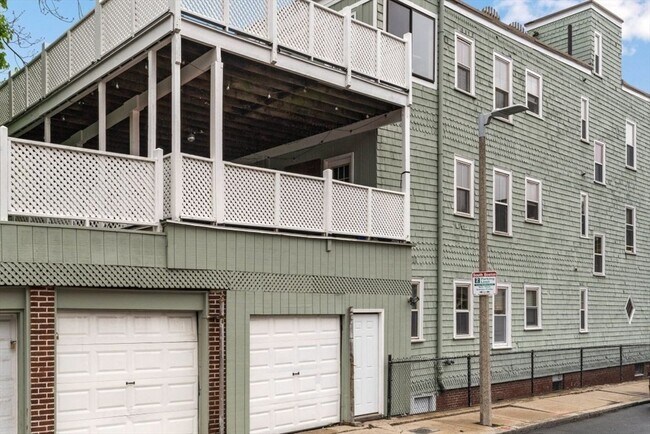 Building Photo - 635 Dorchester Ave