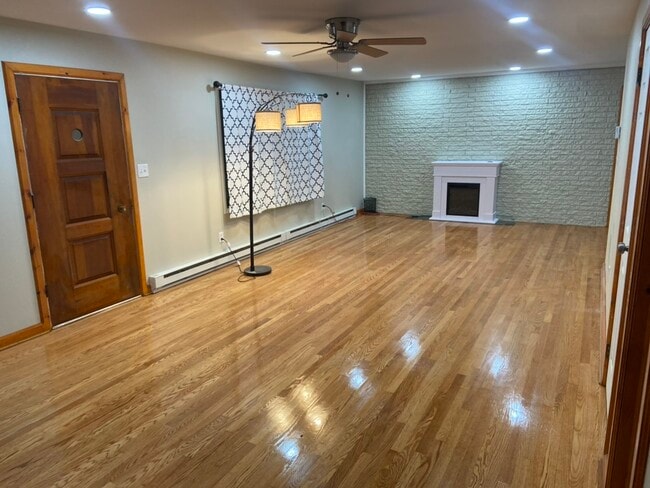 Building Photo - 434 Oldt Rd