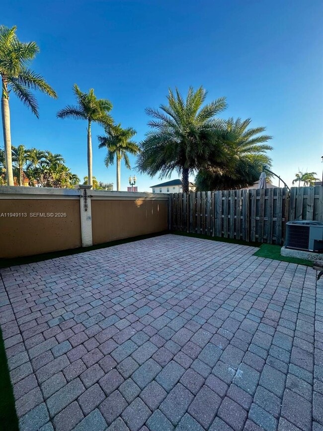 Building Photo - 15205 SW 30th Terrace