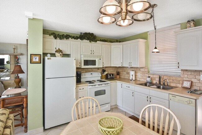 Building Photo - 5500 Bonita Beach Rd SW