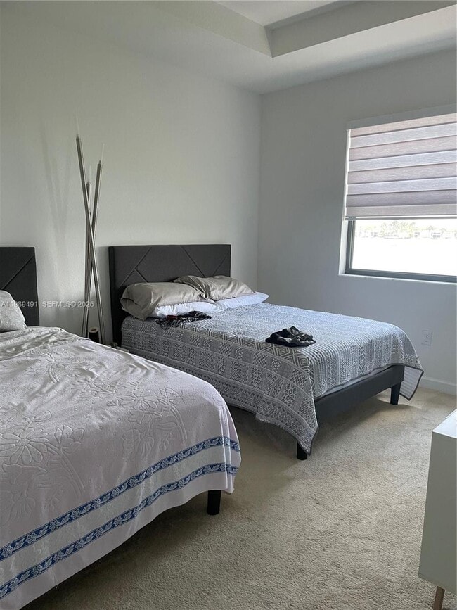 Building Photo - 20548 NE 5th Pl