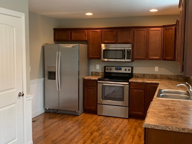 Building Photo - 3414 Pond Run Way