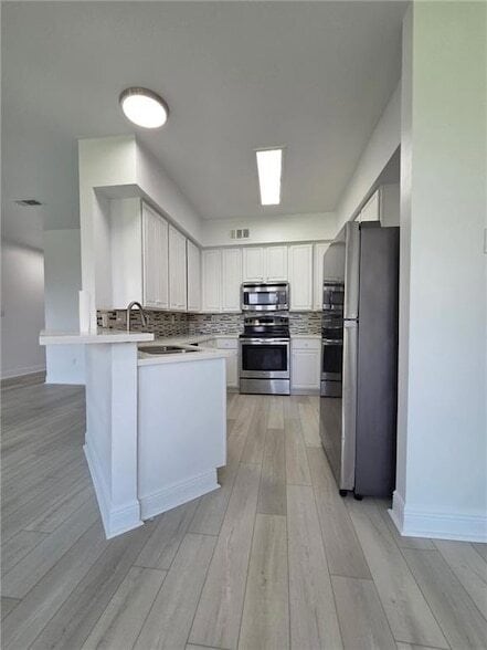 Building Photo - 878 Marina Dr