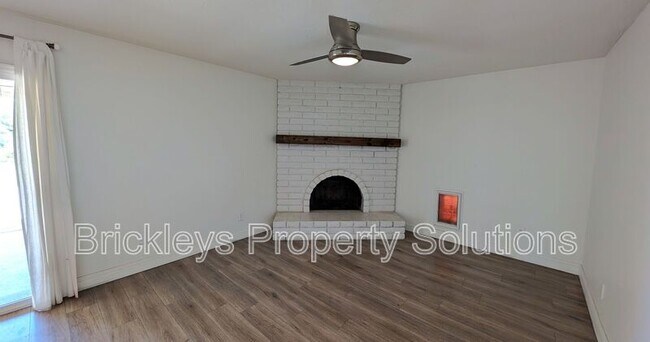 Building Photo - 2029 S Nina Cir