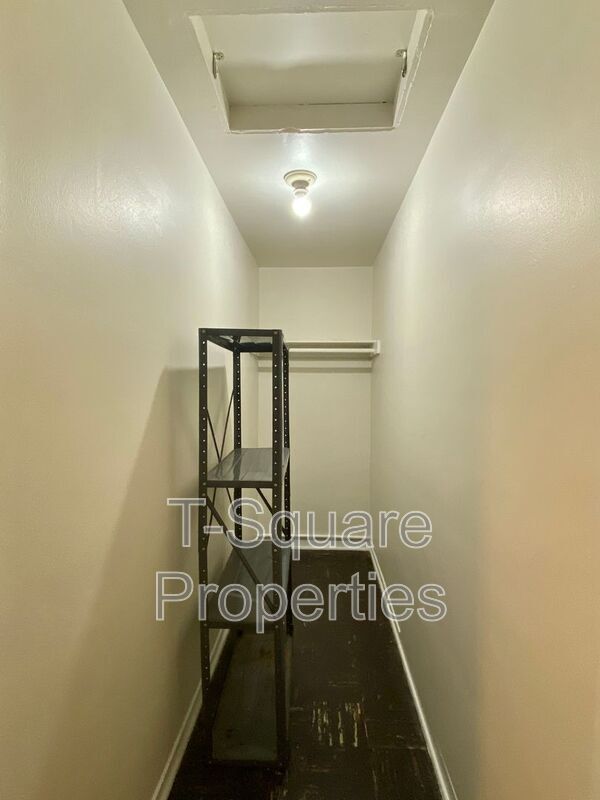 Building Photo - 4883 Terrace Dr NE