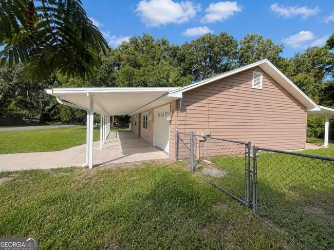 Building Photo - 117 Liberty Tree Rd