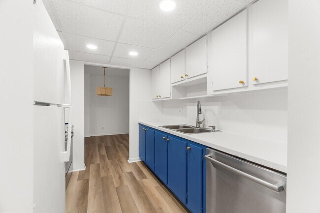 Building Photo - 950 Ponce De Leon Rd