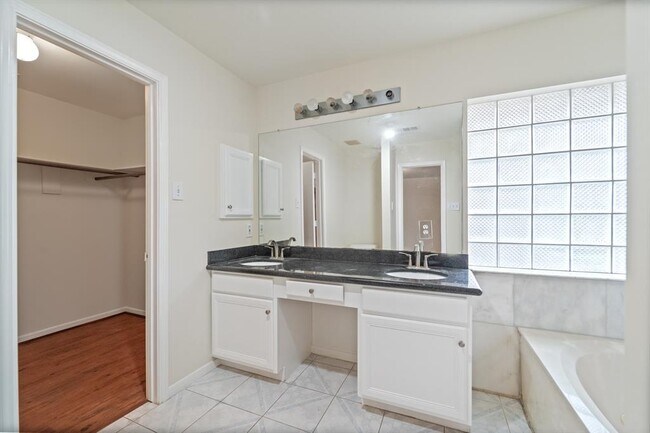 Building Photo - 13734 Bonilla Ln