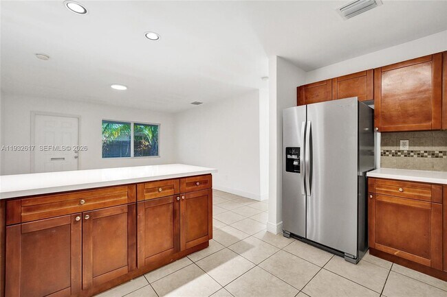 Building Photo - 30 SW 8th St