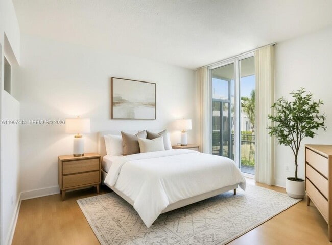 Building Photo - 350 NE 24th St