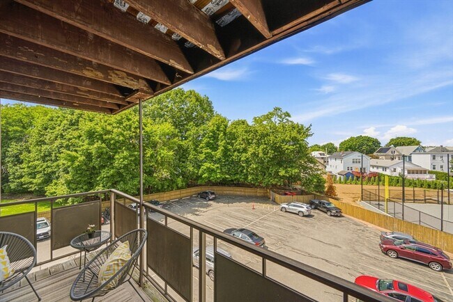 Building Photo - 595 Revere Beach Pkwy
