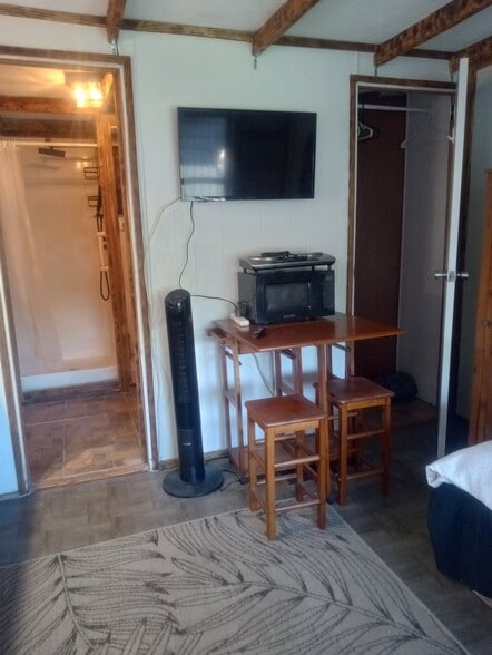 Building Photo - 200 NW 48th Ct