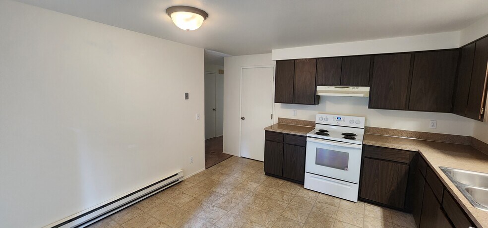 Building Photo - 521 159th St E