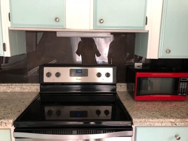 Building Photo - 2 BEDROOM 2 BATH MOBILE ON 2.21 ACRES IN LAKE TROPICANA RANCHETTES