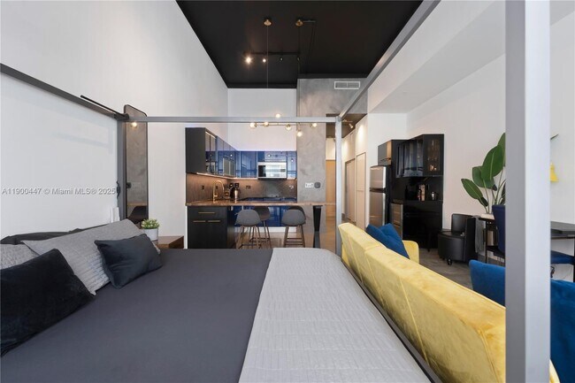 Building Photo - 253 NE 2nd St