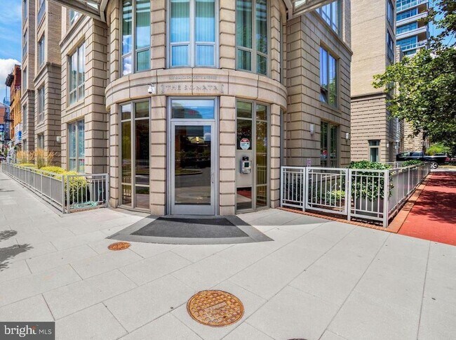 Primary Photo - 301 Massachusetts Ave NW