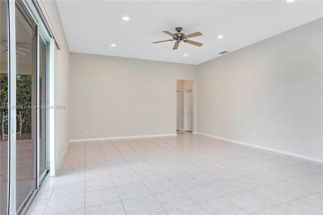 Building Photo - 2527 Eagle Run Dr