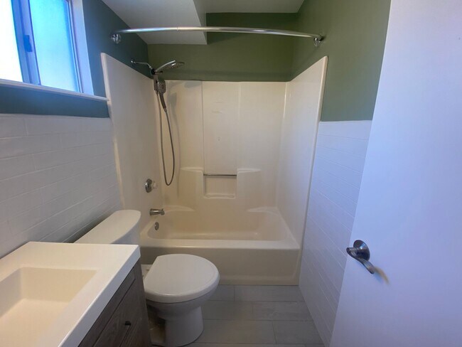 Building Photo - 1275 Peterson Ranch Rd