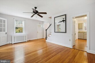 Building Photo - 619 S Garfield St