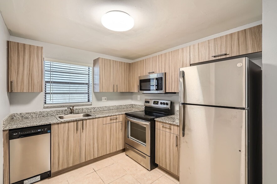 Building Photo - Viewmax Apartments